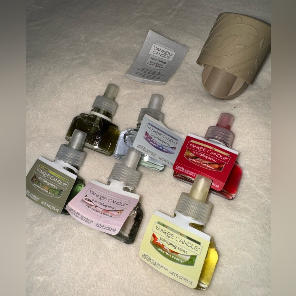 NWT Yankee Candle scent plug diffuser refill Christmas Fuji spice cherry vanilla